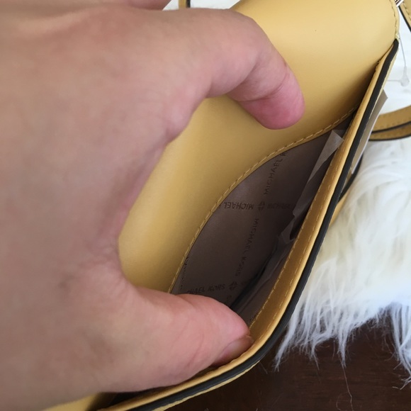 Final sale ✨Michael Kors Crossbody Bag - Picture 4 of 7